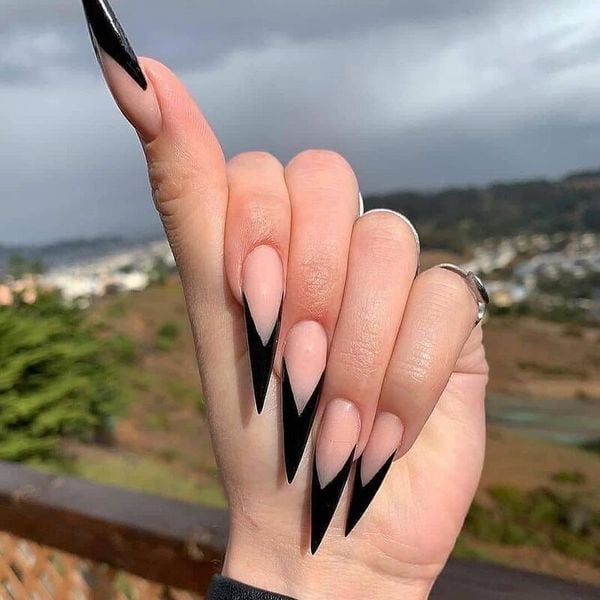 Nails box - Mẫu nail đẹp nhẹ nhàng đơn giản đính hoa 2024