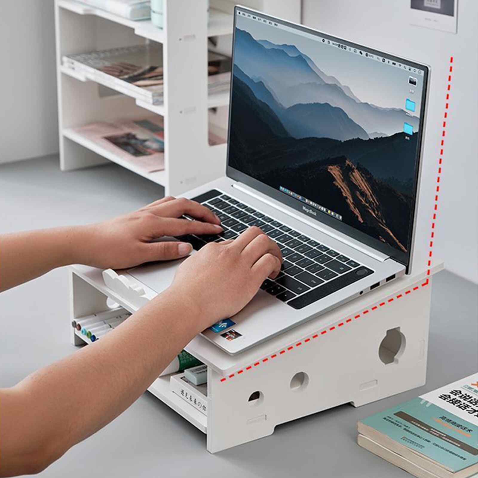 Kệ máy tính 2 tầng màu trắng tản nhiệt tốt