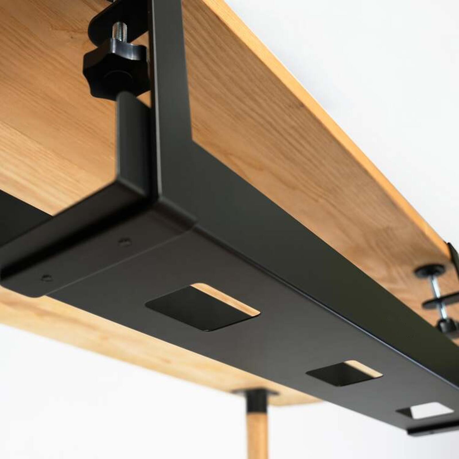 Khay đi dây điện gầm bàn làm việc 600