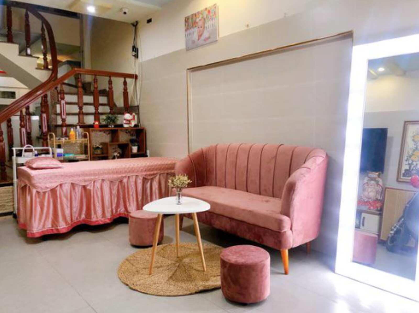 Bàn tam giác vintage mặt rộng