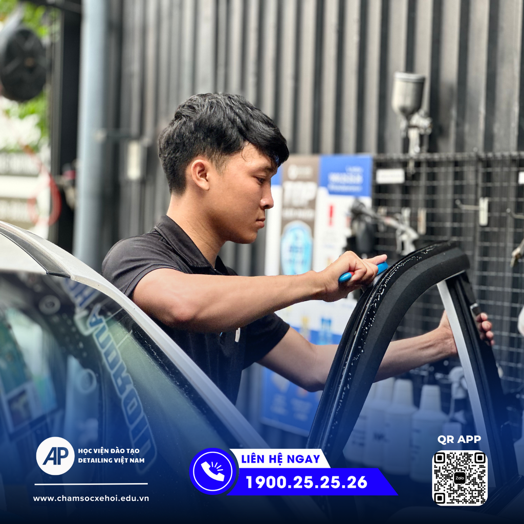 🎓 Tốt Nghiệp 3 Tuần – Nhận Job Đầu Tiên Từ Facebook Cá Nhân 🛠️