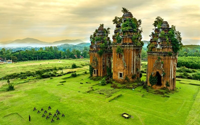 Tháp Dương Long – một trong những tháp Chăm đặc sắc nhất Việt Nam