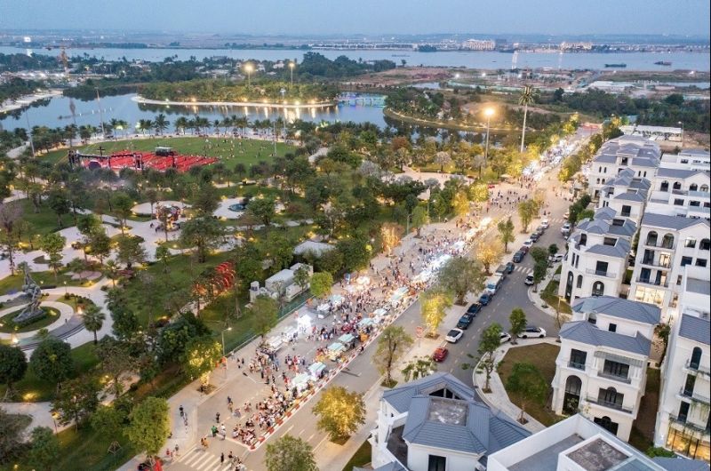 Phố ẩm thực đêm Sài Gòn tại Vinhomes Grand Park Quận 9: Chốn vui chơi không thể bỏ lỡ mùa hè này