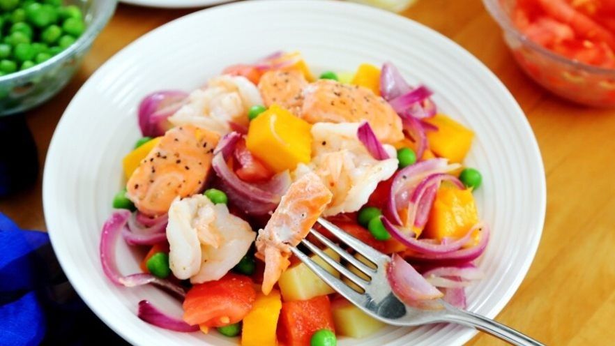 Salad khoai lang cá hồi: Bữa tối giảm cân hiệu quả