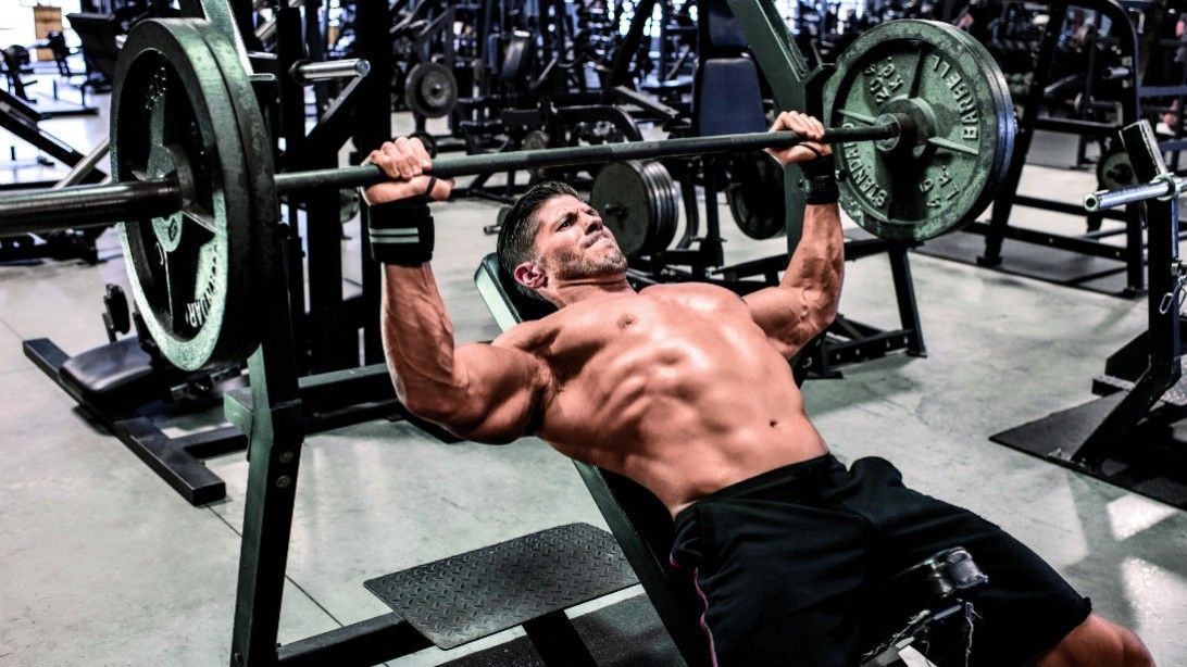Tác động của các bài tập gym lên cổ tay