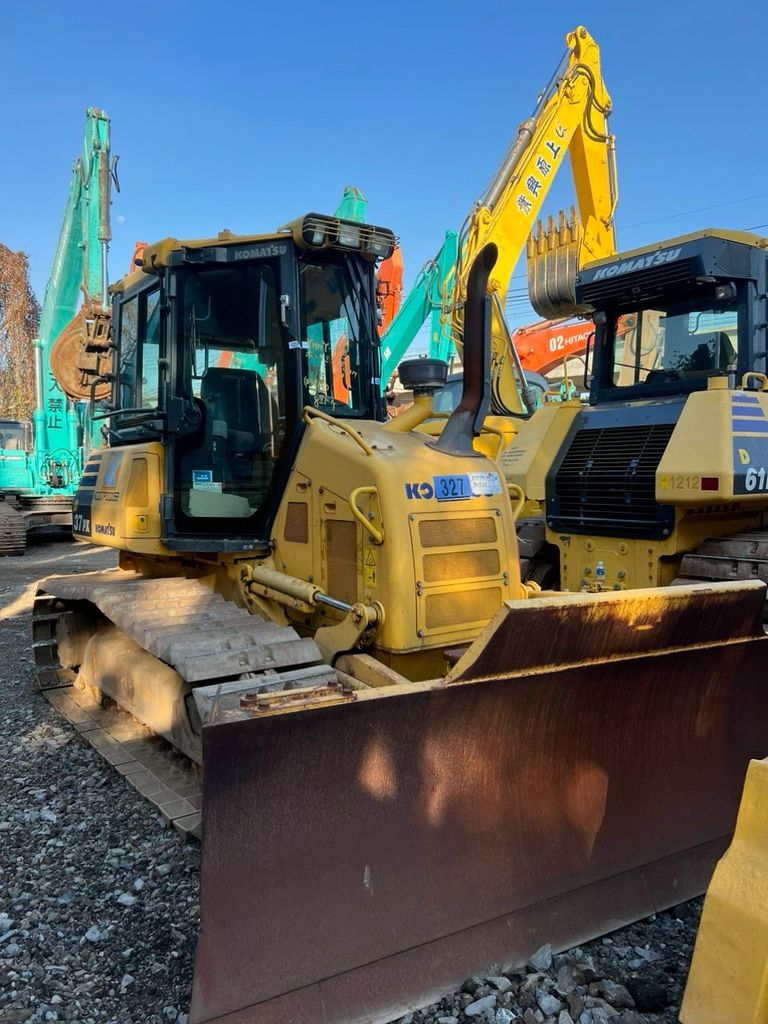 Xe ủi Komatsu D31PX-23 đã về bãi Việt Nhật