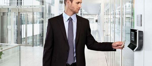 Nên dùng khóa vân tay hãng nào để đảm bảo sự an toàn?