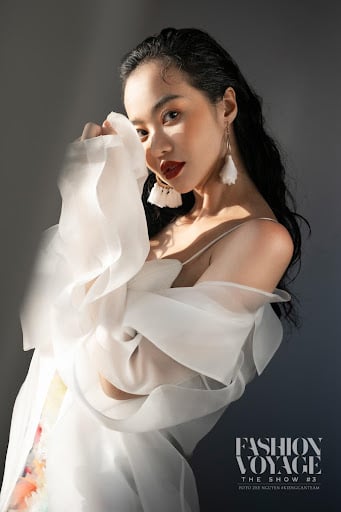 FASHION VOYAGE #3: NGHỆ THUẬT TRANG ĐIỂM ĐÁNH THỨC VẺ ĐẸP ĐÍCH THỰC