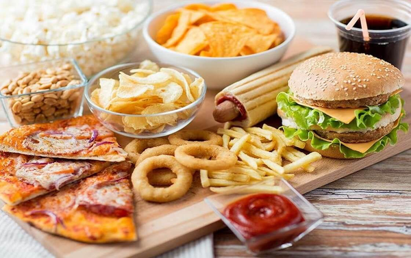 Hạn chế thức ăn dầu mỡi khi đang trong thời kỳ siết cơ