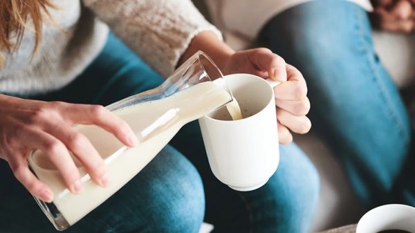 Tránh ăn uống các loại thực phẩm có chứa lactose