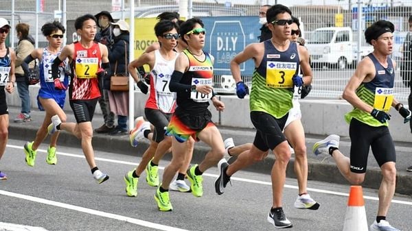 người chạy Marathon chạy 2 - 4h/ngày