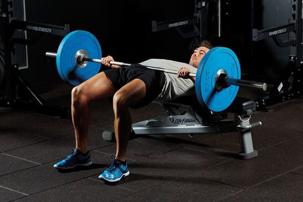 bài tập mông Barbell Hip Thrust