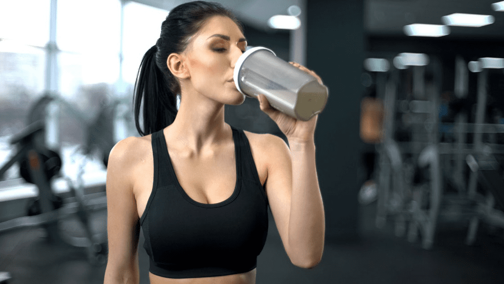 nên uống whey trước khi ngủ