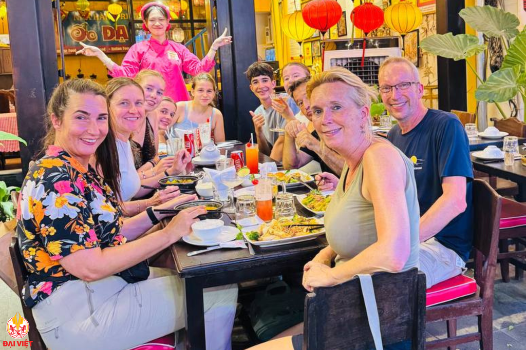 Nhà Hàng Hải Sản Đại Việt – Địa Điểm Ăn Khuya Ở Bùi Viện Đáng Thử