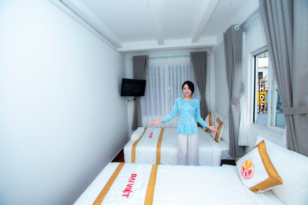 The Rice Hotel Price: Your Affordable Gateway to Saigon Lively Street