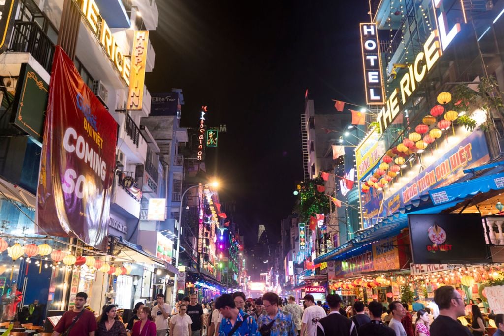 Đến Ngay Nhà Hàng Gió Biển Đại Việt - Trải Nghiệm Hải Sản Tươi Sống Ngay Giữa Lòng Quận 1