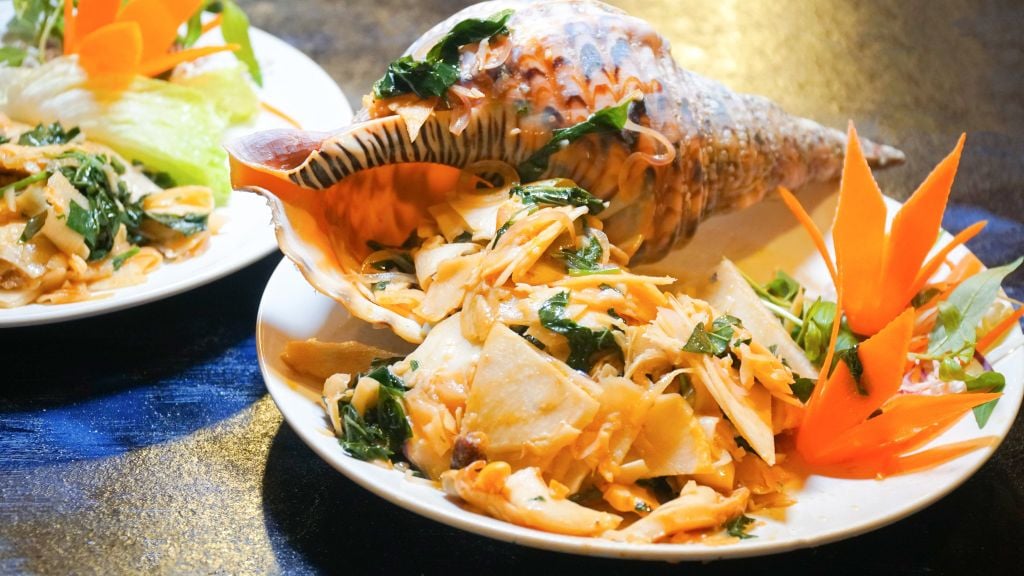 Where to Eat Atlantic Triton’s Trumpet Snail in District 1 Saigon