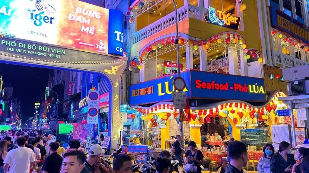 Saigon Nightlife Guide: 10 Ways to Enjoy Ho Chi Minh City After Dark