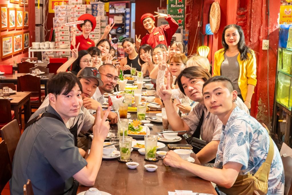 Trải Nghiệm Cuộc Sống Việt Nam Về Đêm - Sôi Động, Náo Nhiệt Và Khó Quên