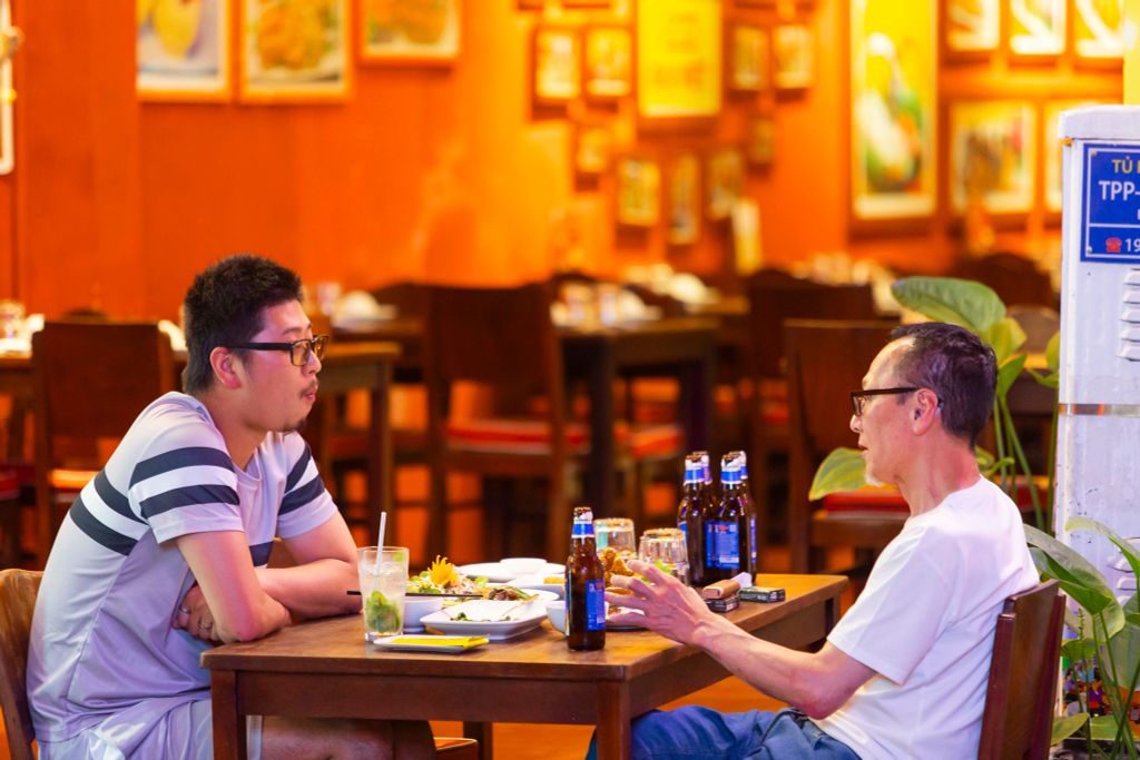 Trải Nghiệm Chọn Hải Sản Sống Ngay Tại Hồ – Tươi Đến Từng Thớ Thịt Ở Đại Việt