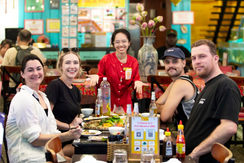 5 Điều Bạn Nên Thử Khi Đến Với Sài Gòn – Trải Nghiệm Thành Phố Không Ngủ