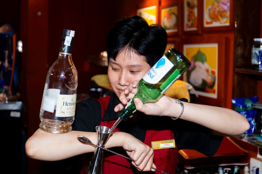 Bùi Viện – Phố Tây Không Ngủ Giữa Lòng Sài Gòn