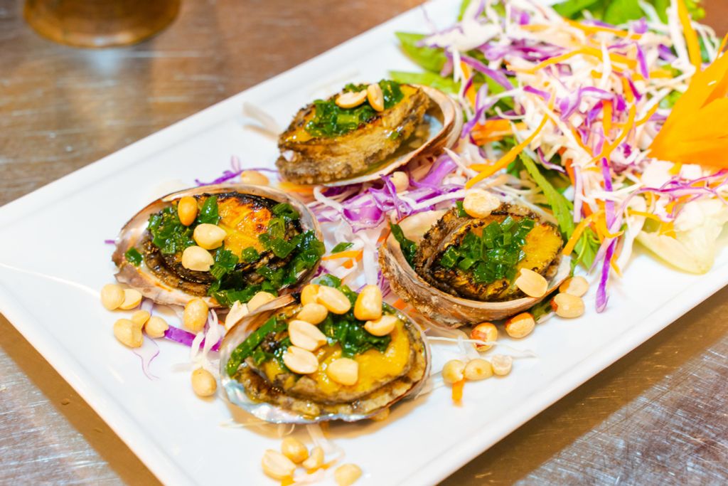 Nông Thôn Đại Việt - Nhà Hàng Ngon Đậm Vị Quê Ngay Giữa Lòng Sài Gòn - Mở Cửa 24/7