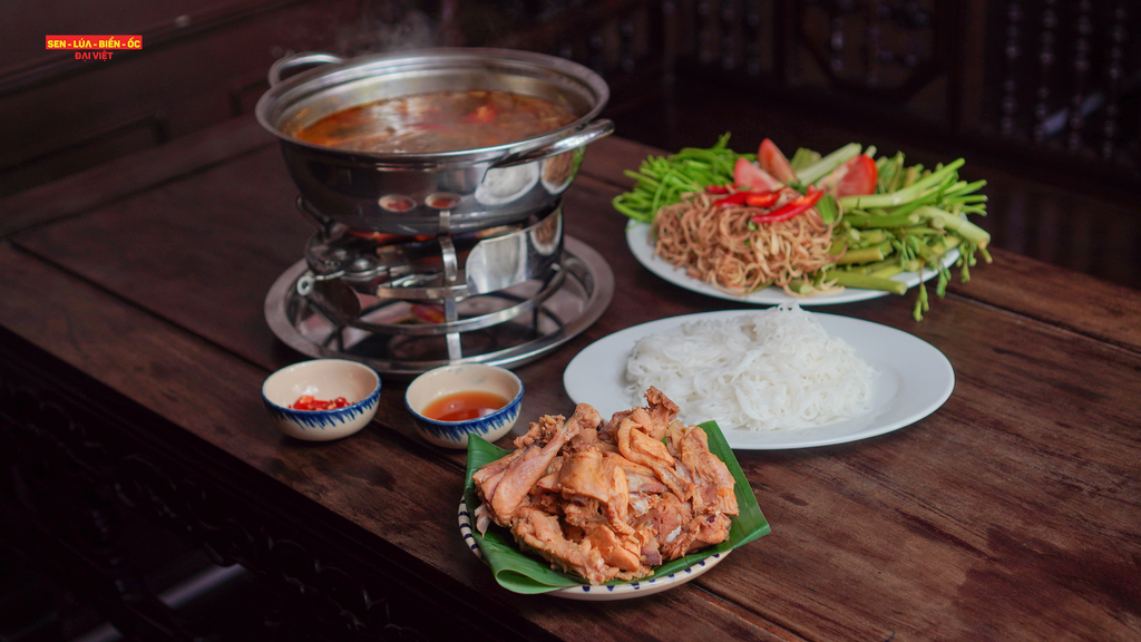 Lẩu gà lá giang | Nhà hàng Việt Nam ngon tại quận 1