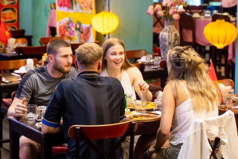 Hệ Thống Chuỗi Nhà Hàng Đại Việt - Vui Chơi Cuối Tuần Tại Bùi Viện