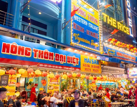 Ăn Khuya TPHCM – Thưởng Thức Ẩm Thực Việt Tại Nhà Hàng Bùi Viện