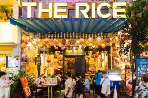 Đến Ngay Nhà Hàng Ốc Đại Việt - Nơi Không Chỉ Thưởng Thức Món Ngon Mà Còn Được Trải Nghiệm Một Nét Văn Hóa Vô Cùng Việt Nam Tại Quận 1