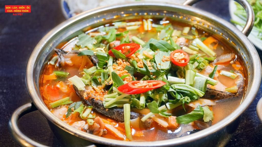 Sour bamboo shoots braised conger eel is highly praised by everyone for its delicious taste