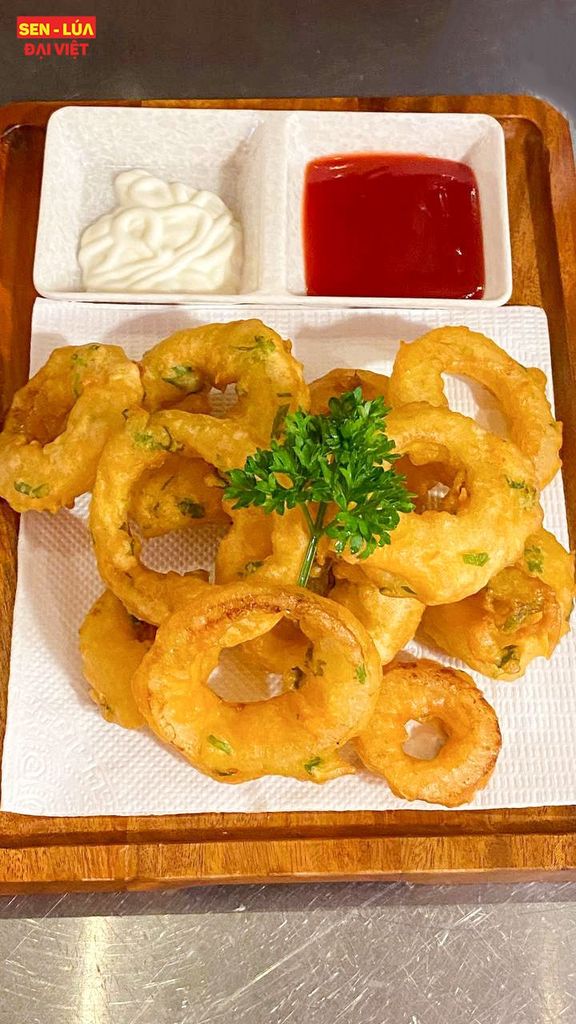 Crispy Deep-Fried Calamari Rings - an irresistibly delicious dish