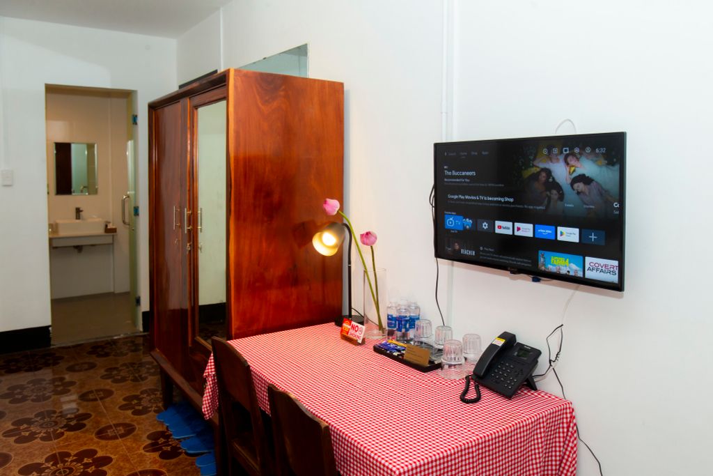 Hotel Near Bui Vien: Stay at The Rice Hotel in District 1