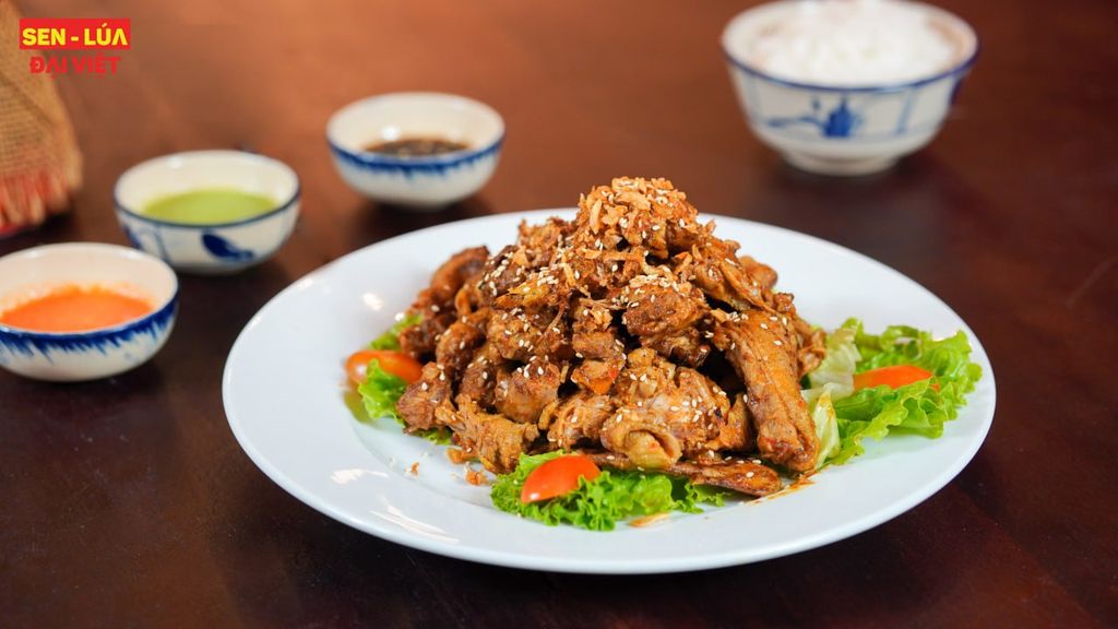 五香烤野鸭——越南餐厅特产菜肴。