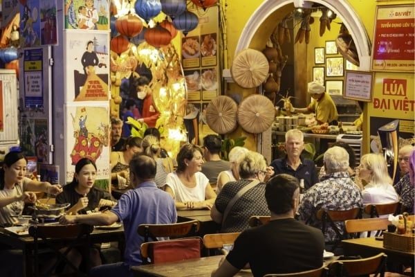 Lúa Đại Việt tọa lạc ở vị trí gần phố Tây Bùi Viện