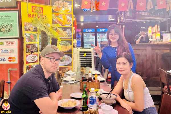 Cua Dai Viet Restaurant.