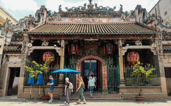 Trải nghiệm văn hóa, lịch sử với điểm đến Miếu Bà Thiên Hậu
