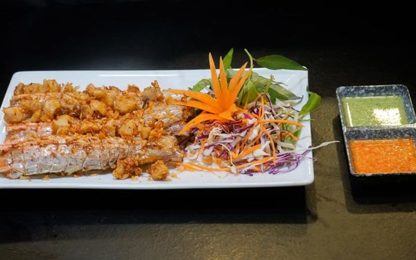 Tôm tích cháy tỏi tại Lúa Đại Việt