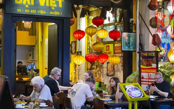 Không gian gia đình đón Tết đoàn viên tại nhà hàng Đại Việt