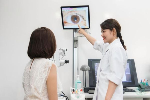 một số cách tăng thị lực cho mắt cận