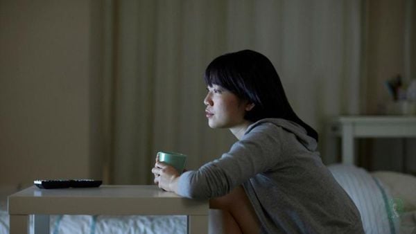 thức khuya có bị đột quỵ đúng không