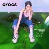 Cách phối đồ với dép Crocs độc đáo