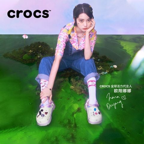 Cách phối đồ với dép Crocs độc đáo
