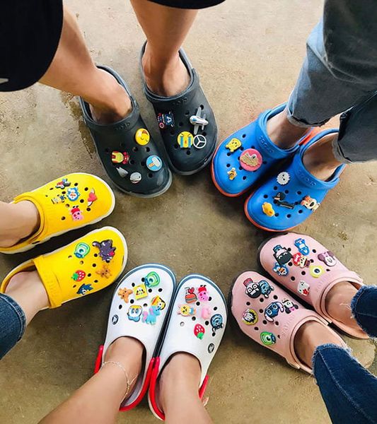 Những lưu ý khi tìm mua dép Crocs