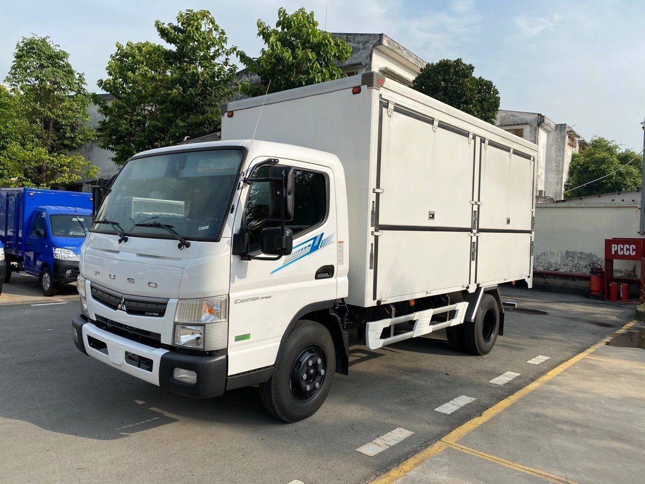 XE TẢI MITSUBISHI FUSO CANTER TF8.5