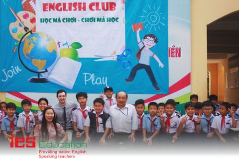 IES tổ chức câu lạc bộ Tiếng Anh cho trường THCS Bình Quới Tây