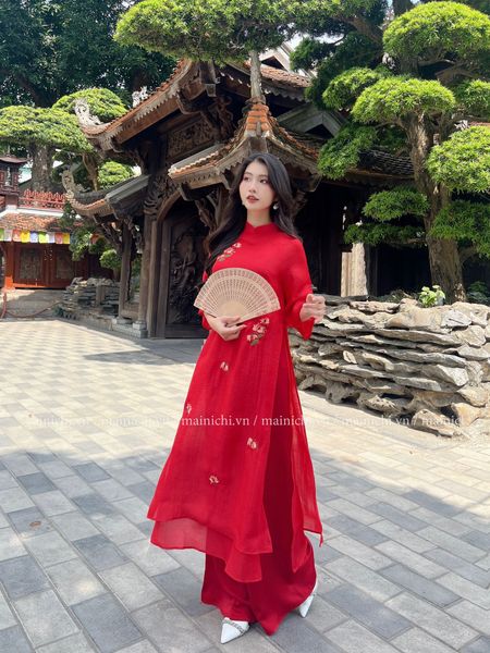 Với ngân sách 750.000 - 2 triệu VNĐ, tôi đã ngắm được 8 local brand bán áo dài siêu xinh để diện Tết này