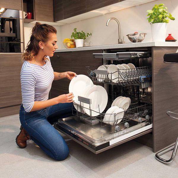 Nên mua máy rửa bát không trong năm 2023