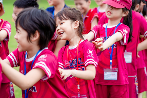 Đồng phục thể thao học sinh thường có màu sắc gì?